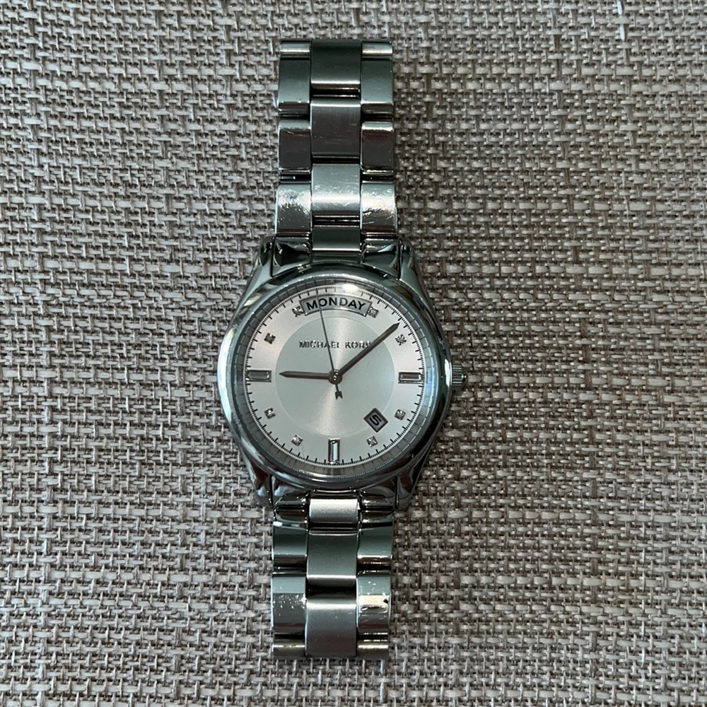 MICHAEL KORS STAINLESS SILVER TONE WATCH